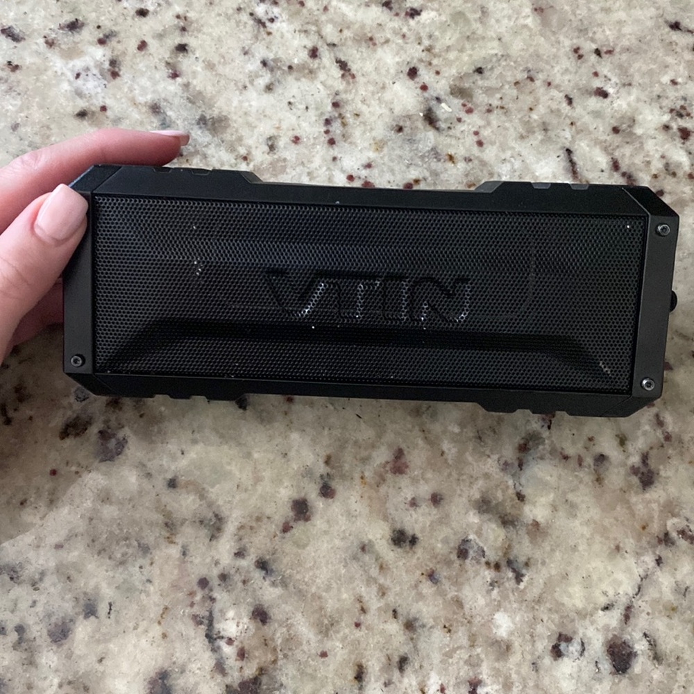 Wireless, waterproof Bluetooth speaker